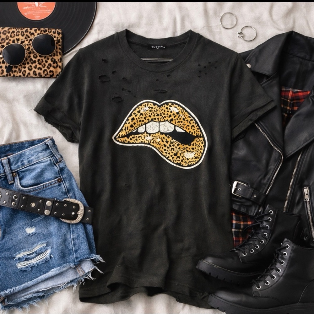 Zutter Distressed Rock Chic Leopard Lips Black Graphic Tee ~ Size Medium - Picture 2 of 8